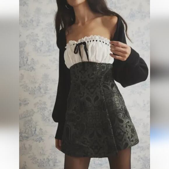 Urban Outfitters NWT Antoinette Strapless Green Paisley Brocade  Eyelet Romper L - Picture 1 of 13